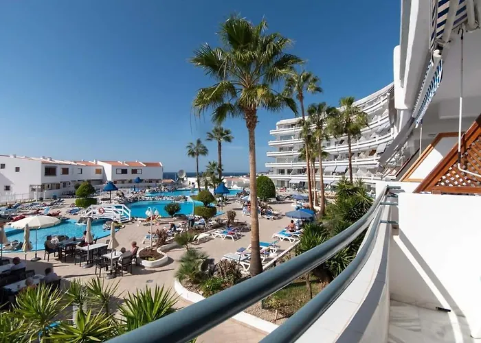 Club Atlantis 120 - With Sea And Pool View Апартаменты *